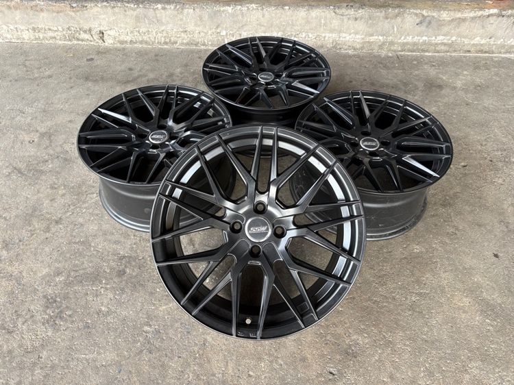 ล้อแม็กขอบ17 SSW 4รู100 กว้าง8 ออฟ38 สีดำ งานไทย สภาพสวยมากๆ (ล้อทำสีมาใหม่เพื่อความสวยงาม ไม่มีซ่อม)