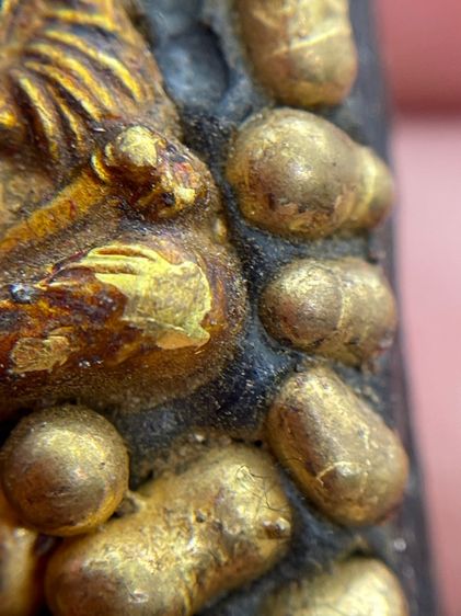 ท้าวเวสสุวรรณ เนื้อเมกะพัด หลังสมเด็จโต ประดับแร่ทอง ลงรักปิดทอง ผิวเดิมสวยเด่น พุทธคุณครบทั้งคุ้มครอง-โชคลาภ เหมาะแก่การสะสมและบูชา รูปที่ 13