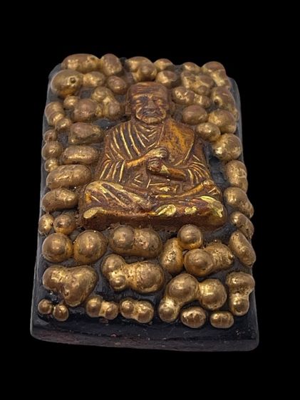 ท้าวเวสสุวรรณ เนื้อเมกะพัด หลังสมเด็จโต ประดับแร่ทอง ลงรักปิดทอง ผิวเดิมสวยเด่น พุทธคุณครบทั้งคุ้มครอง-โชคลาภ เหมาะแก่การสะสมและบูชา รูปที่ 5