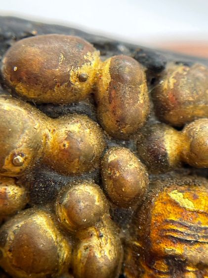 ท้าวเวสสุวรรณ เนื้อเมกะพัด หลังสมเด็จโต ประดับแร่ทอง ลงรักปิดทอง ผิวเดิมสวยเด่น พุทธคุณครบทั้งคุ้มครอง-โชคลาภ เหมาะแก่การสะสมและบูชา รูปที่ 15