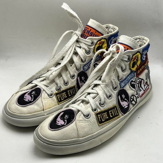 รองเท้า FUCK THA POLICIE แท้ 💯 เบอร์ 42 cm 27 คนเท้า 26.5-27.5 cm ใส่ได้ครับ สภาพดีมาก ติดอาร์มสวยตัดเย็บดีมากพื้นเต็ม ทรงสวยครับ