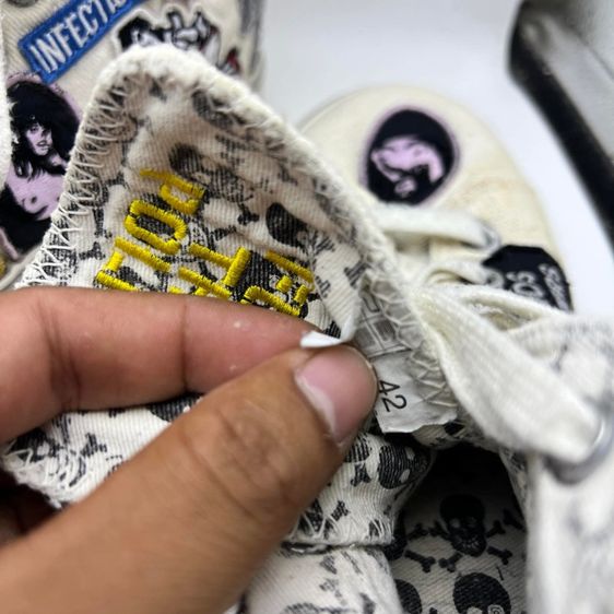 รองเท้า FUCK THA POLICIE แท้ 💯 เบอร์ 42 cm 27 คนเท้า 26.5-27.5 cm ใส่ได้ครับ สภาพดีมาก ติดอาร์มสวยตัดเย็บดีมากพื้นเต็ม ทรงสวยครับ รูปที่ 7