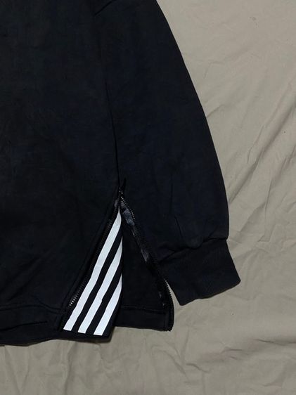 เสื้อกันหนาว ADIDAS แท้ 💯 size S วัดจริงขนาด อก 21.5 ยาว 27 นิ้ว สภาพดีมาก สีดำเข้ม ดีเทลซิปด้านข้างสวย ตัดเย็บดีมาก หายากน่าสะสมครับ รูปที่ 3