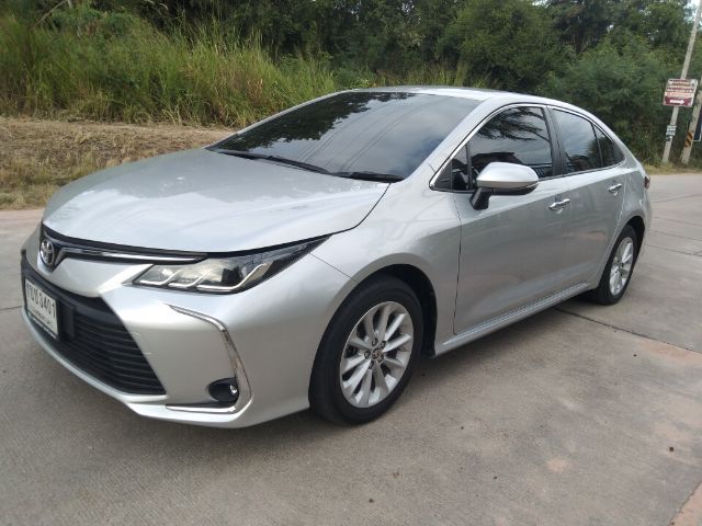 รถ Toyota Altis 1.6 G สี เทา