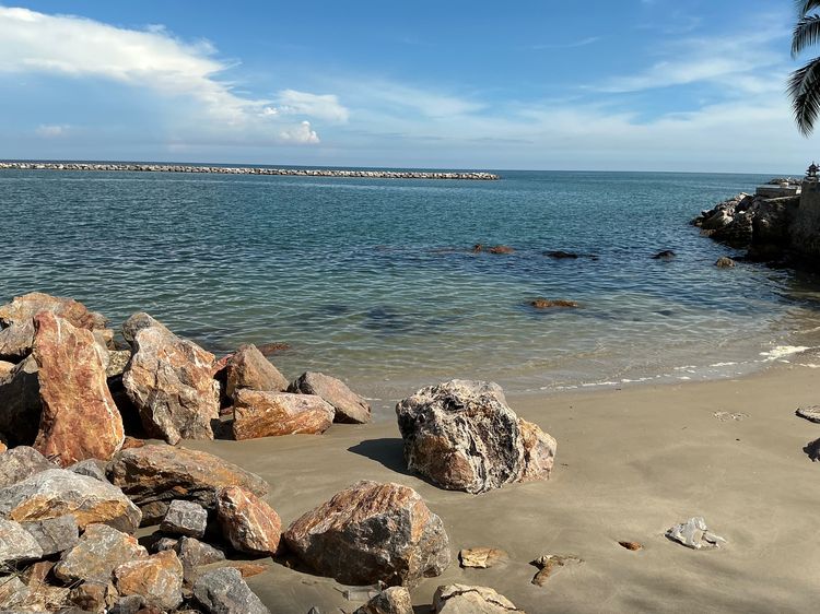 ตกแต่งครบ ขายบ้านพักทะเล หาดชมจันทร์ เพชรบุรี รูปที่ 4