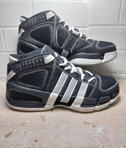 รองเท้ากีฬาหุ้มข้อมือสอง adidas เบอร์ 42 ยาว 26cm .สภาพดี พร้อมใช้งาน รูปที่ 2