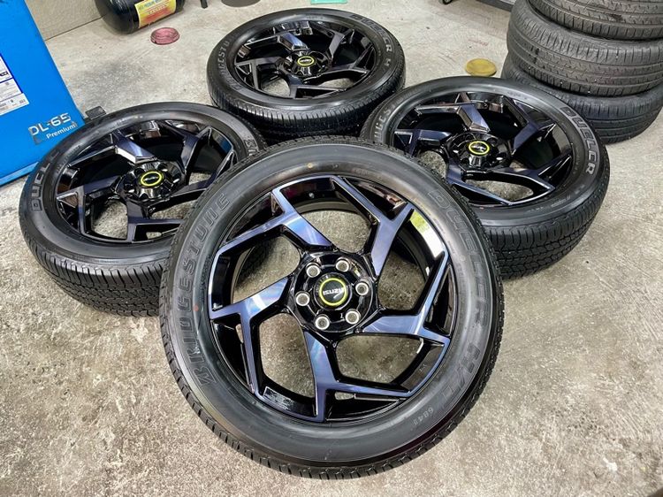 ล้อแม็ก ISUZU MU-X RS ขอบ 20” น้องป้ายแดง ยาง BRIDGESTONE 265-50R20 ปี 25 ตุ่มหน้ายางยังเห็นอยู่จางๆ รูปที่ 3