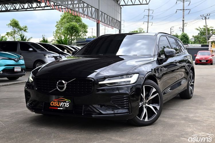 รถ Volvo V60 2.0 T8 Inscription 4WD สี ดำ