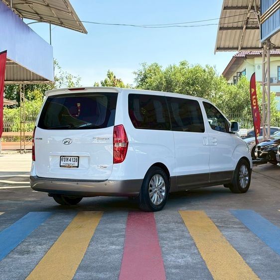 Hyundai Grand Starex 2012 2.5 VIP Van ดีเซล ไม่ติดแก๊ส เกียร์อัตโนมัติ ขาว รูปที่ 3