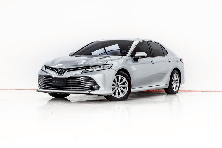 รถ Toyota Camry 2.5 HV Premium สี เทา