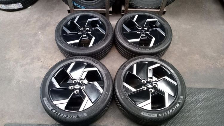 ล้อมิตซูบิชิขอบ18 5รู114 พร้อมยาง