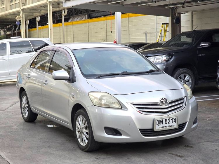 รถ Toyota Vios 1.5 J สี บรอนซ์เงิน