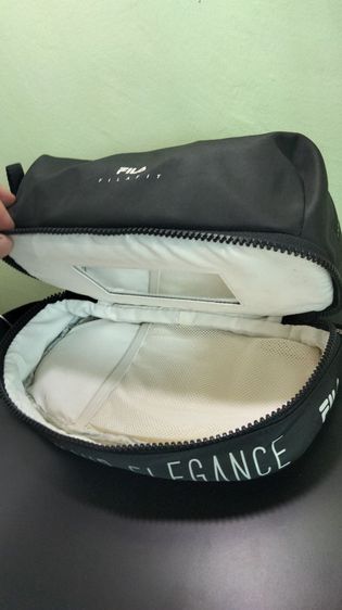Fila cosmetic pouch กระเป๋าเครื่องสำอาง รูปที่ 17