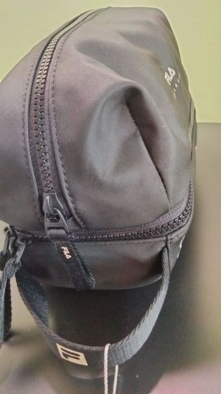 Fila cosmetic pouch กระเป๋าเครื่องสำอาง รูปที่ 8