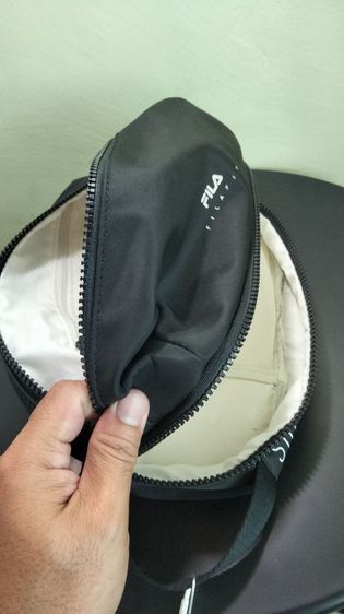 Fila cosmetic pouch กระเป๋าเครื่องสำอาง รูปที่ 11