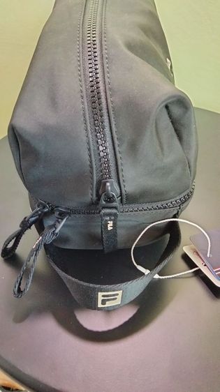 Fila cosmetic pouch กระเป๋าเครื่องสำอาง รูปที่ 4