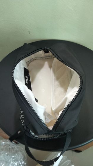 Fila cosmetic pouch กระเป๋าเครื่องสำอาง รูปที่ 15