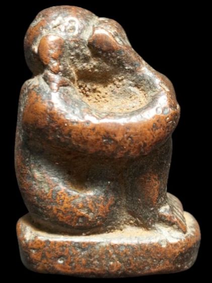 พระปิดตาเนื้อโลหะหล่อครับ