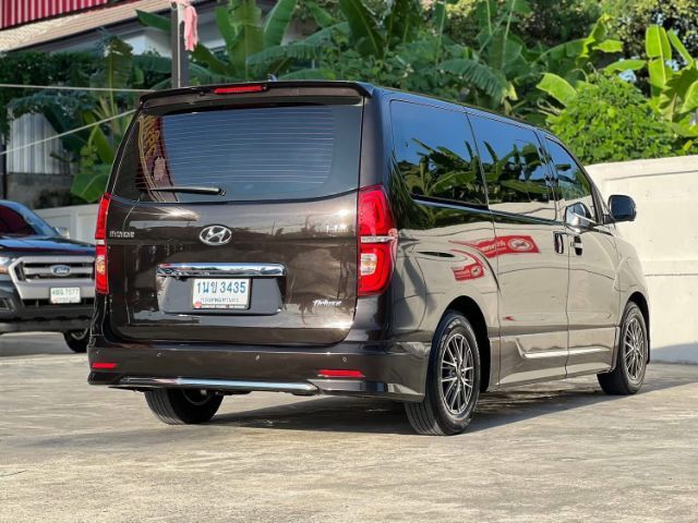 Hyundai H-1  2020 2.5 Deluxe ดีเซล เกียร์อัตโนมัติ น้ำตาล รูปที่ 4