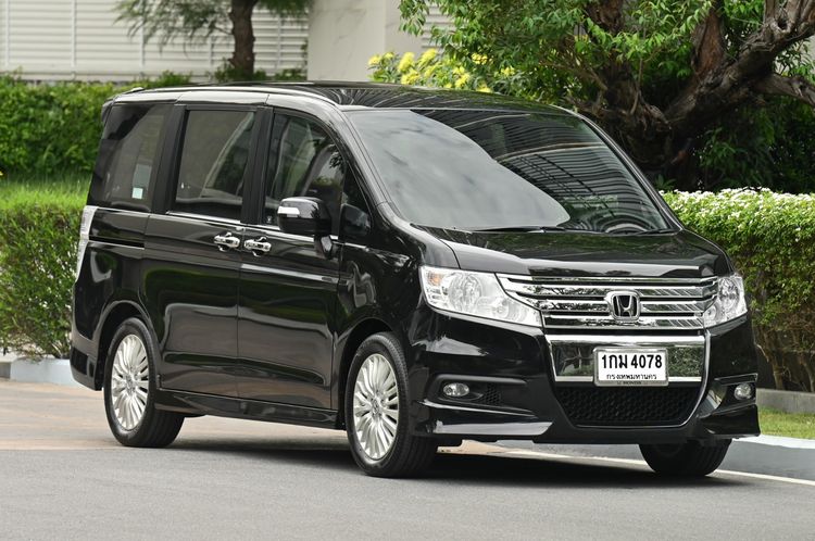 Honda Stepwagon 2013 2.0 JP Van เบนซิน ไม่ติดแก๊ส เกียร์อัตโนมัติ ดำ รูปที่ 2