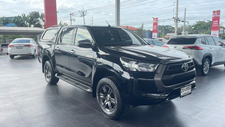รถ Toyota Hilux Revo 2.4 Entry สี ดำ