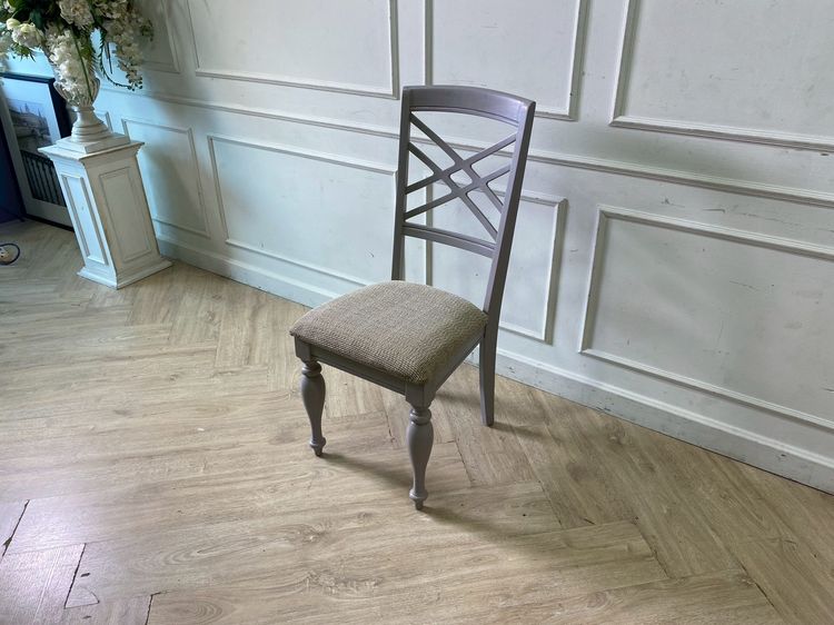 ชุดโต๊ะอาหาร 6 ที่นั่ง ท็อปไม้ เก้าอี้ เบาะผ้า สีครีม ยี่ห้อ Jelly Beans รูปที่ 8