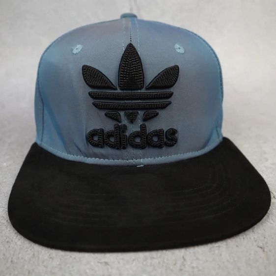 หมวกแบรนด์สองสี Adidas