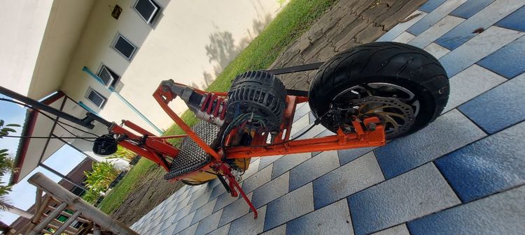 สกูดเตอร์ไฟฟ้า งานประดิษฐ์ รูปที่ 3