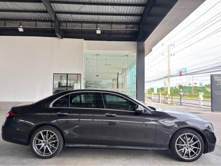 Mercedes-Benz E-Class 2021 E300e Sedan ปลั๊กอินไฮบริด (PHEV) ไม่ติดแก๊ส เกียร์อัตโนมัติ บรอนซ์เงิน รูปที่ 2