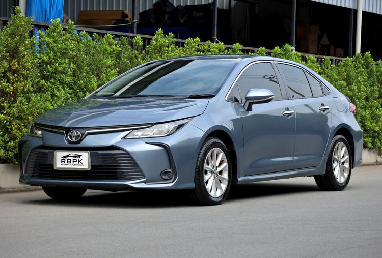 รถ Toyota Altis 1.6 G สี เทา