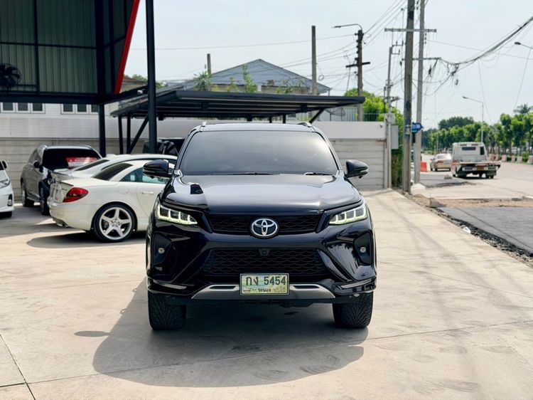 Toyota Fortuner 2022 2.4 Legender Utility-car ดีเซล ไม่ติดแก๊ส เกียร์อัตโนมัติ ดำ รูปที่ 3