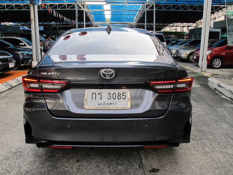 Toyota Yaris 2023 1.2 Premium Sedan เบนซิน ไม่ติดแก๊ส เกียร์อัตโนมัติ เทา รูปที่ 4