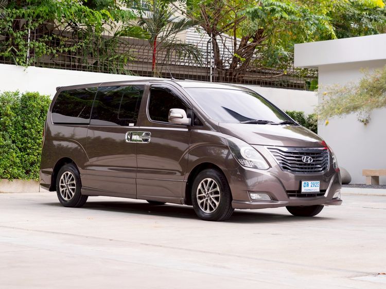 รถ Hyundai H-1  2.5 GRAND STAREX สี น้ำตาล