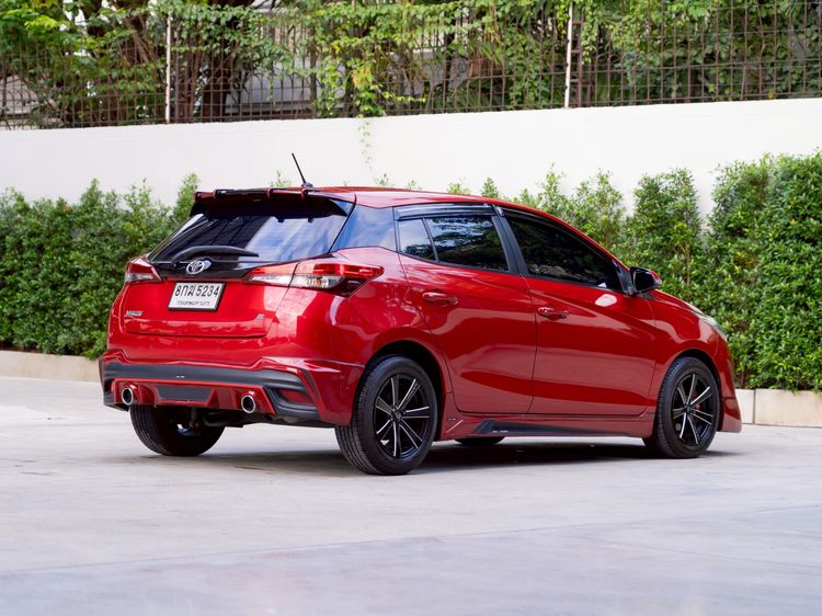 Toyota Yaris 2018 1.2 E Sedan เบนซิน ไม่ติดแก๊ส เกียร์อัตโนมัติ แดง รูปที่ 4