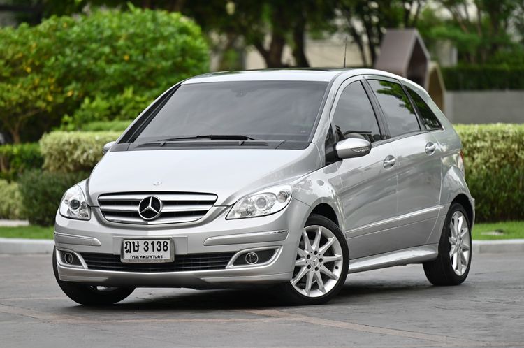 รถ Mercedes-Benz B-Class B180 CDI สี บรอนซ์เงิน