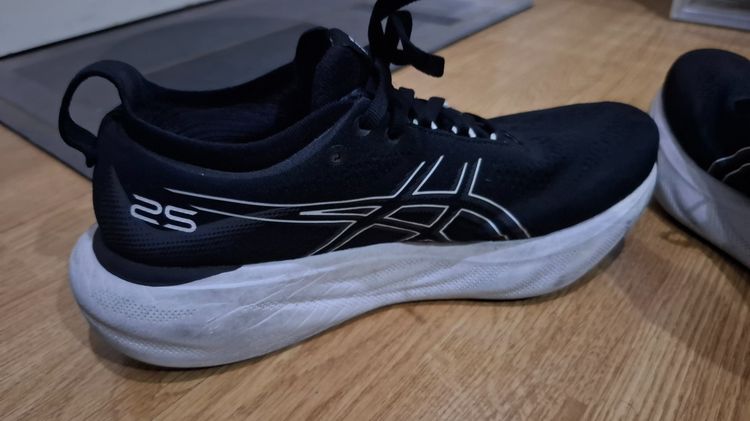 ส่งต่อรองเท้าวิ่ง Asics Gel-Nimbus25 ผู้หญิง สีดำ รูปที่ 4