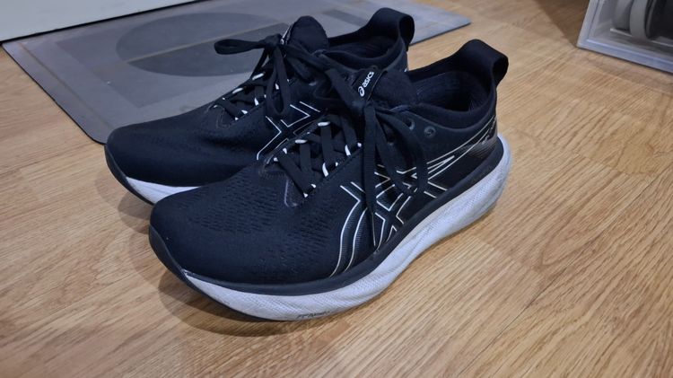 ส่งต่อรองเท้าวิ่ง Asics Gel-Nimbus25 ผู้หญิง สีดำ