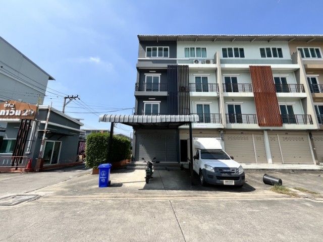 ขายอาคารพาณิชย์ ลภาวัน 22 แก้วอินทร์ บางใหญ่ หลังมุม ราคา 5.9 ล้าน โทร 081-801-8954