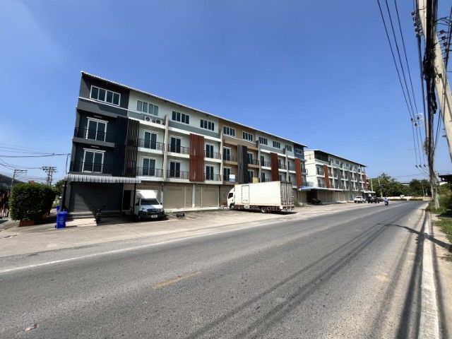 ขายอาคารพาณิชย์ ลภาวัน 22 แก้วอินทร์ บางใหญ่ หลังมุม ราคา 5.9 ล้าน โทร 081-801-8954 รูปที่ 2