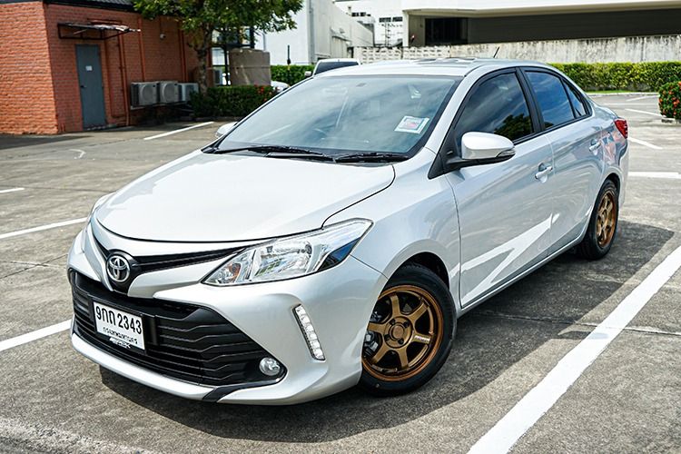 รถ Toyota Vios 1.5 Entry สี เทา