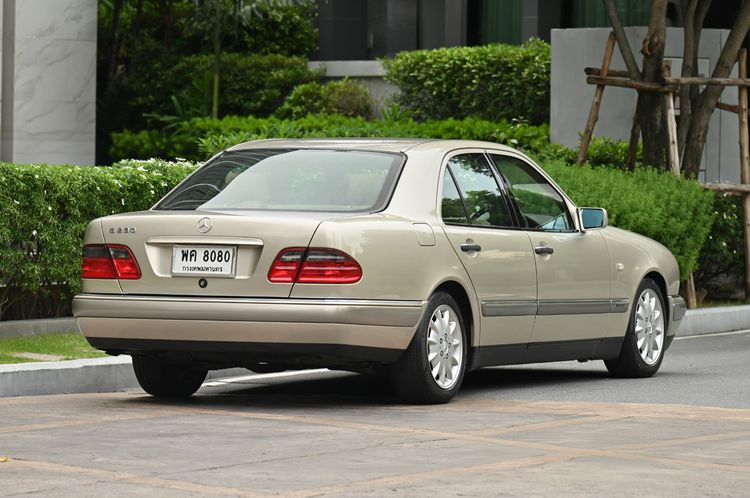 Mercedes-Benz E-Class 1996 E230 Sedan เบนซิน LPG เกียร์อัตโนมัติ น้ำตาล รูปที่ 4