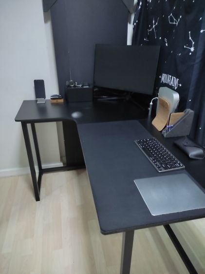 โต๊ะคอมพิวเตอร์รูปตัว "L"