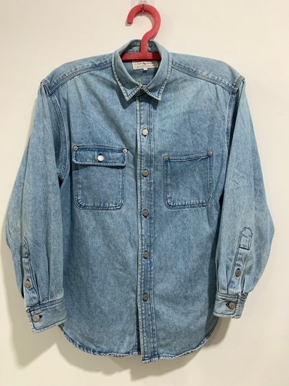 อื่นๆ อื่นๆ แขนยาว เสื้อทีเชิ้ต Polo Ralph Lauren เสื้อเชิ้ตยีนส์ RALPH LAUREN แท้ 💯 size ขนาดอก 22 ยาว 27.5 สภาพดีมาก ดีเทลสีเฟดสวย เนื้อผ้าดีมากครับ