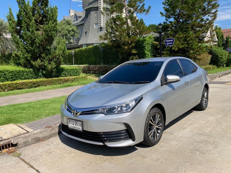 Toyota Altis 1.6G ปี 2017 สีบรอนซ์เงิน สวย น่าใช้ รถผู้หญิงใช้งาน รับส่งลูกบ้าน โรงเรียน 