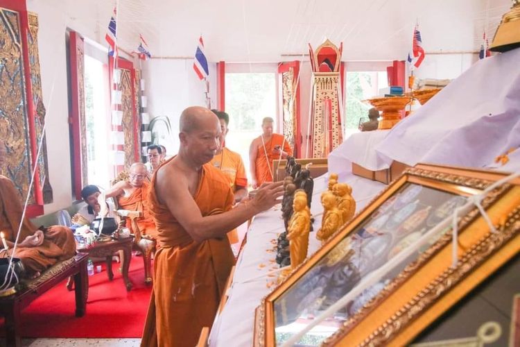 หลวงปู่ทิม อิสริโก วัดละหารไร่ จ.ระยอง เหรียญเจริญพรล่าง เนื้อทองเหลืองลงยาจีวรเหลือง ปี 2566 รูปที่ 11