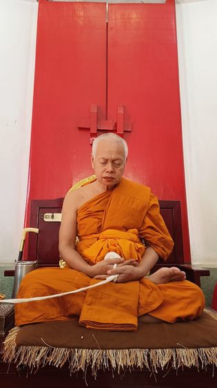 หลวงปู่ทิม อิสริโก วัดละหารไร่ จ.ระยอง เหรียญเจริญพรล่าง เนื้อทองเหลืองลงยาจีวรเหลือง ปี 2566 รูปที่ 10