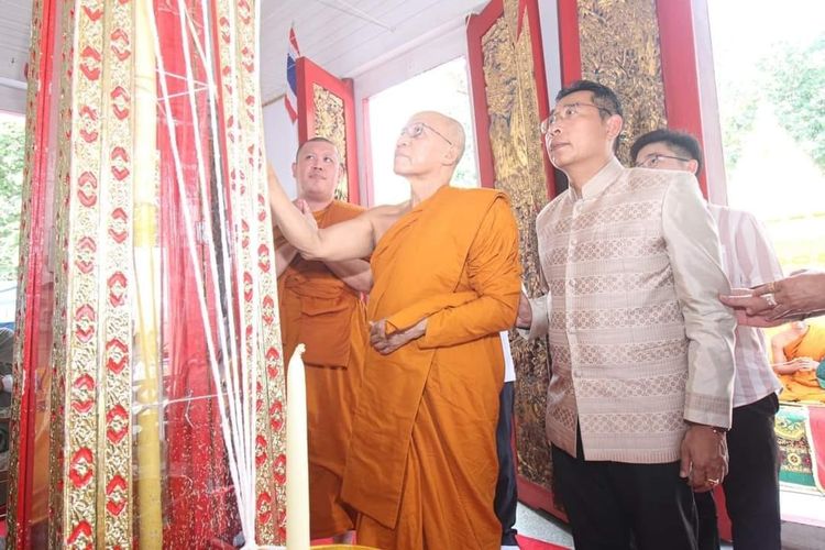 หลวงปู่ทิม อิสริโก วัดละหารไร่ จ.ระยอง เหรียญเจริญพรล่าง เนื้อทองเหลืองลงยาจีวรเหลือง ปี 2566 รูปที่ 12