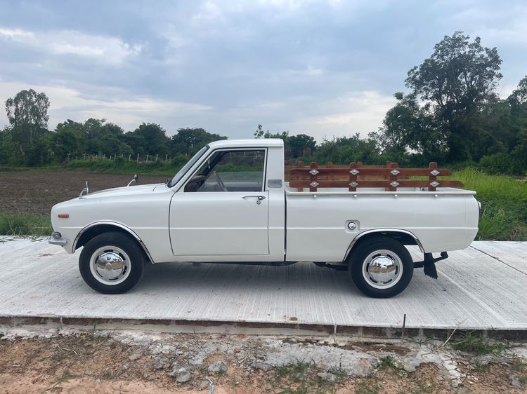 Mazda Familia 1990 1.4 STD Pickup เบนซิน ไม่ติดแก๊ส เกียร์ธรรมดา ขาว รูปที่ 4