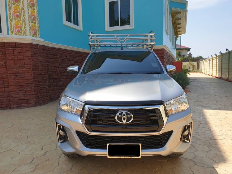 รถ Toyota Hilux Revo 2.4 Prerunner E สี เทา