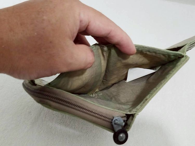 (ของแท้) กระเป๋าสตางค์ KIPLING สีเขียวเทา. รูปที่ 12